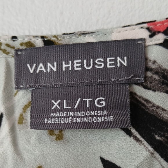 Van Heusen Floral Gray Watercolor Bell Sleeve Blouse Size XL Office Wear - Picture 2 of 7